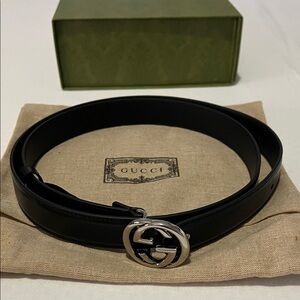 Women’s Gucci Leather Black Belt with Silver GG Buckle